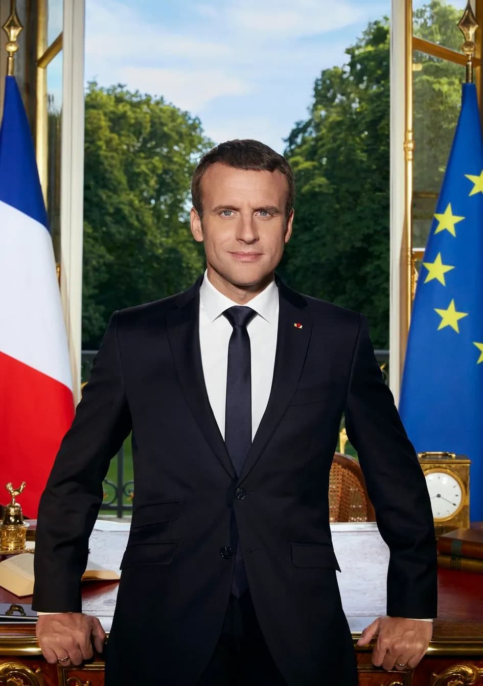 Emmanuel Macron agent